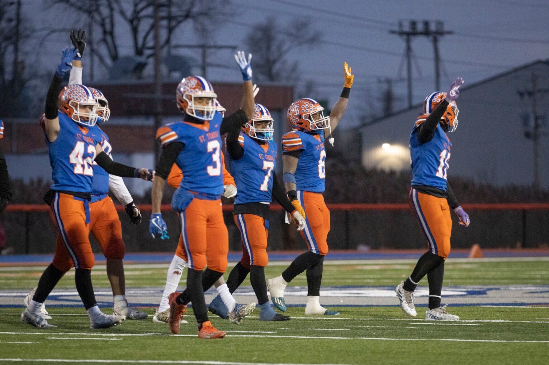112022-dec-spt-st-teresa-football-gallery_19.JPG